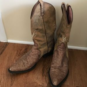Ariat Women’s Cowgirl Boots Sz9
